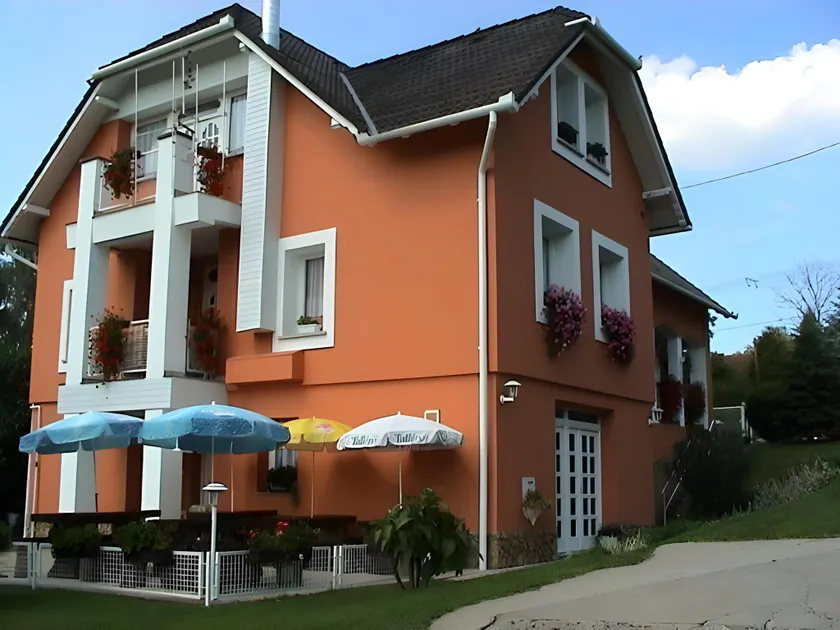 Cseppkő Panzió - Image 1