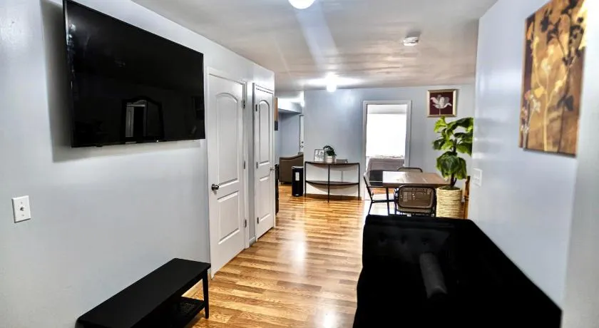 Lovely Loft in Newark Minutes from NYC, EWR & American Dream Mall - Image 1