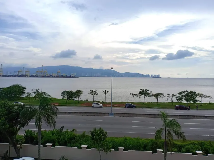 Seaview Apartment - Image 1
