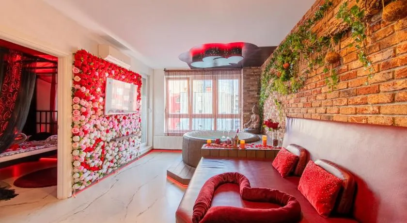 Jacuzzi - Love - BDSM - Extra Luxury - EV chargger - Valentine's Day - Red Room - Flexible SelfCheckIns 28 - Image 1