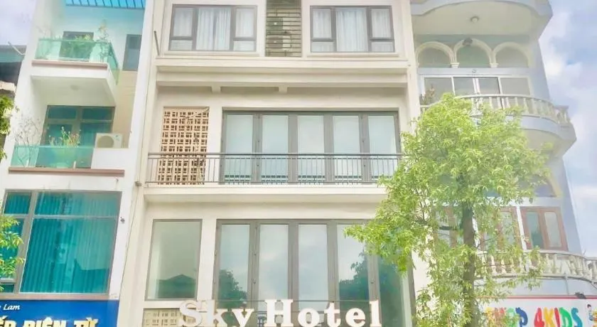 Sky hotel 390 QUang Trung Thành phố Uông Bí tỉnh Quảng Ninh - Image 1