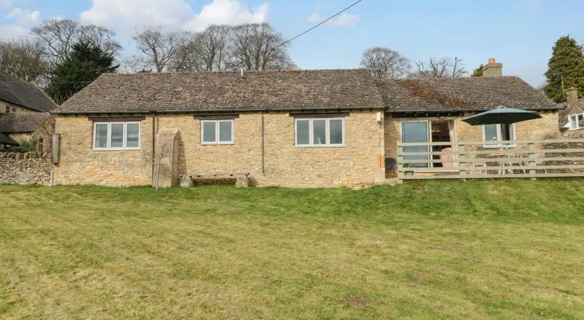 Daisy Bank - Image 1