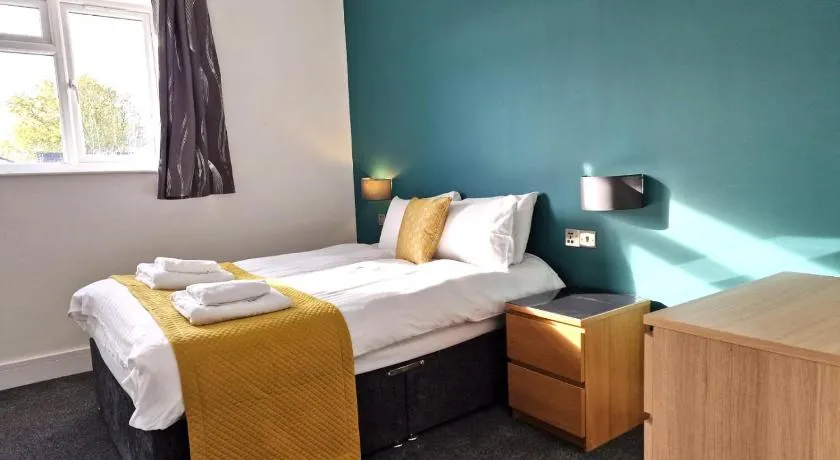 Alberton Apartments - Spacious - Newly Renovated - Image 1