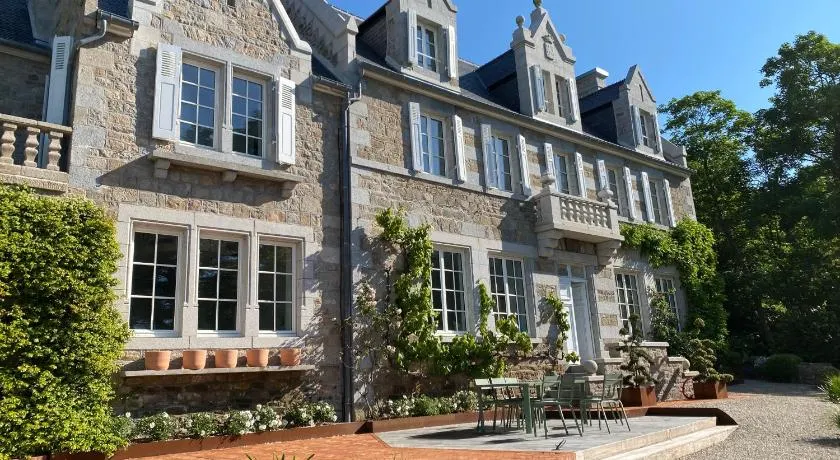 Villa MONTGOMMERY - Image 1