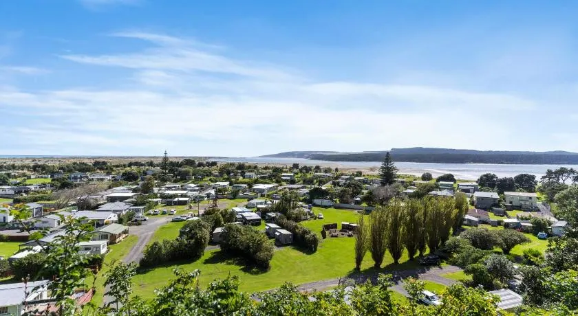 Port Waikato Holiday Park - Image 1