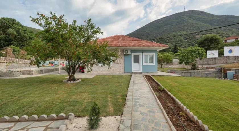 Bungalow Episkopiko - Image 1