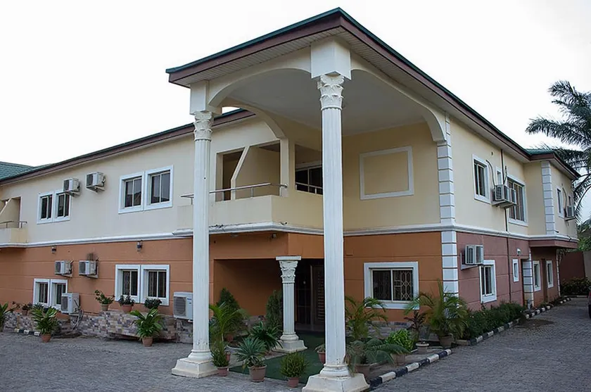 Bristlecone Suites and Apartments - Image 1