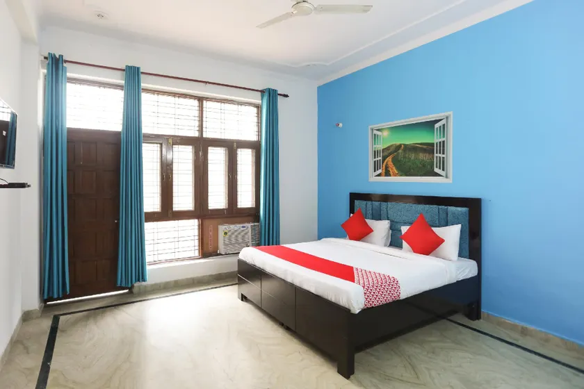 Hotel O Paradise Pearl Hotel Near Iskcon Temple Noida - Image 1