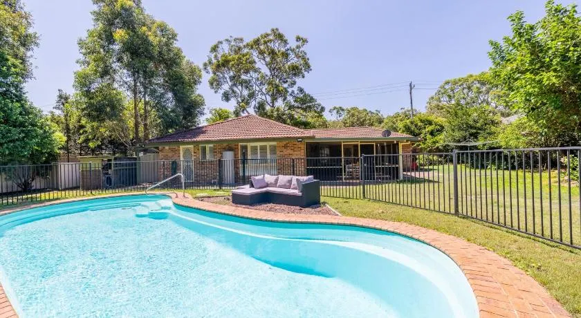 Salamander Sanctuary, 204 Salamander Way - pool, pets, linen, aircon, Wi-Fi - Image 1