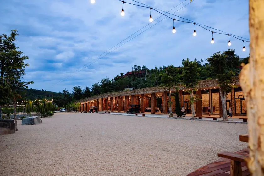 Do Luong Legend Camping & Resort - Image 1