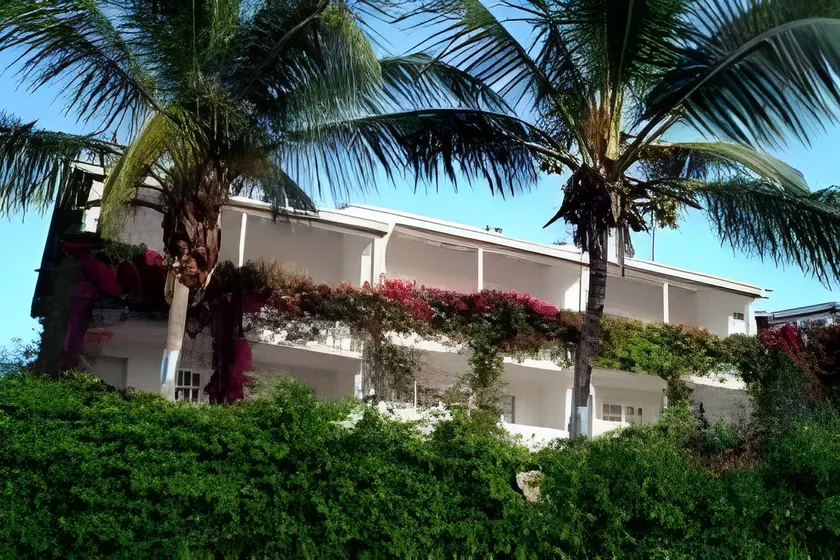 Trade Winds Hotel Antigua - Image 1