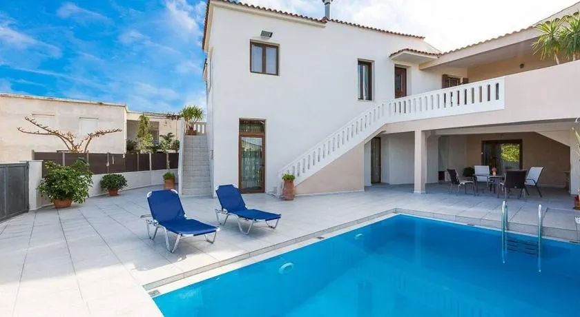 Lefteris Holiday Home - Image 1