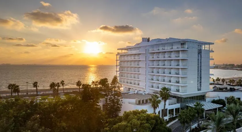 Palm Beach Hotel - Mehadrin Kosher suitable for Ultra-Orthodox guests - Image 1