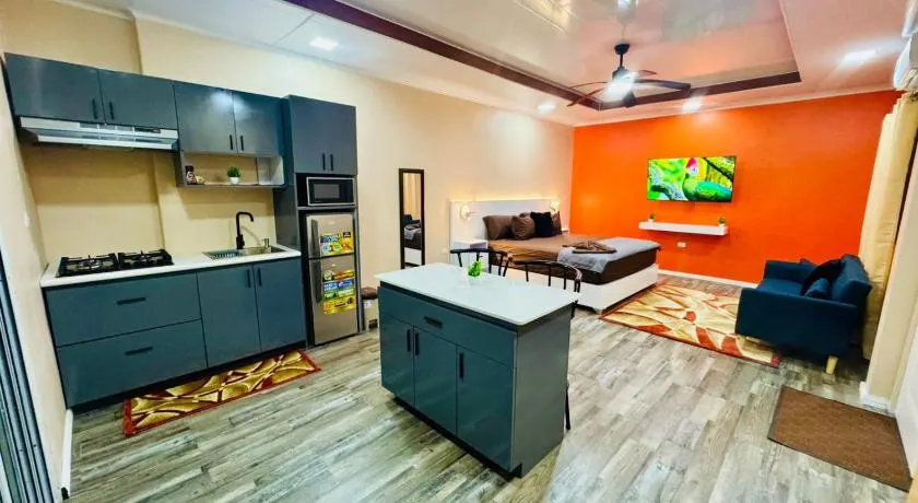 Modern King bed Loft - Image 1
