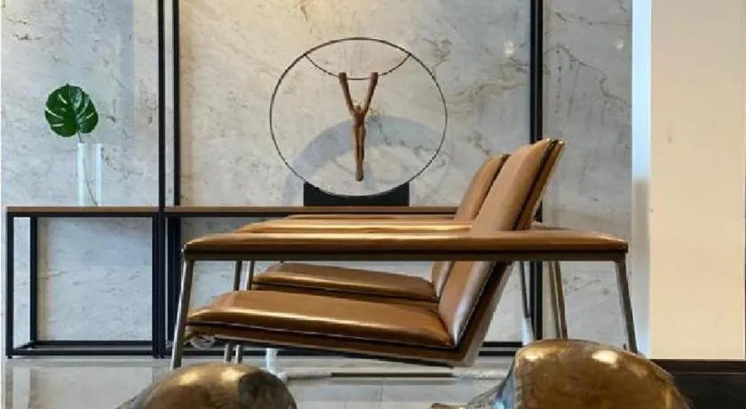 4WOO - Image 1