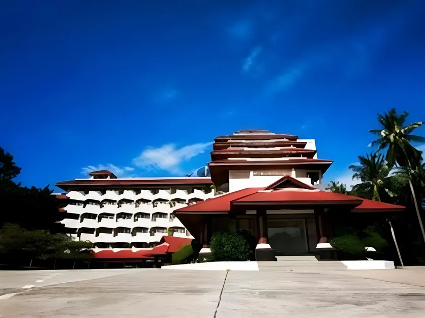 Supar Royal Beach Hotel - Image 1