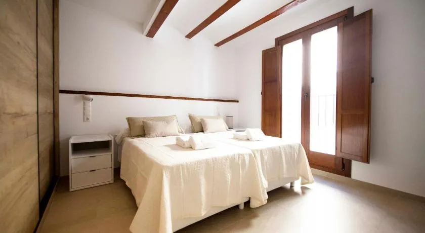 Apartamentos Turísticos La Bodegueta - Image 1