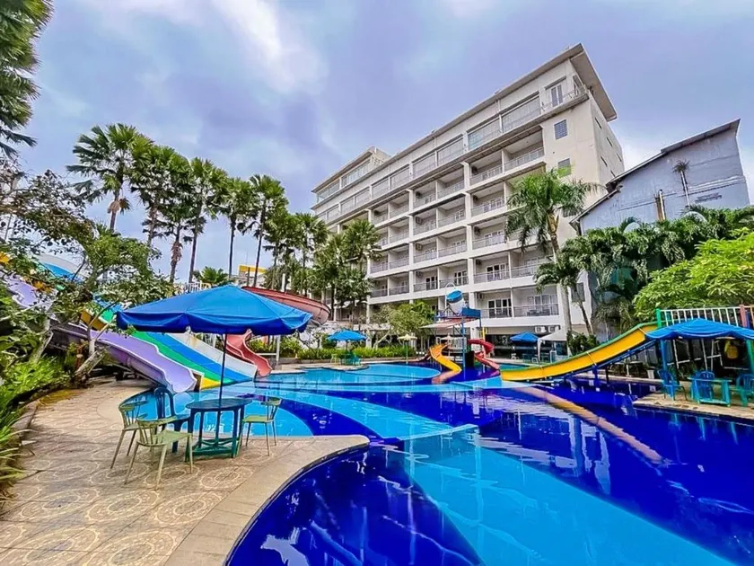 Grand Aquarium Hotel Pangandaran - Image 1