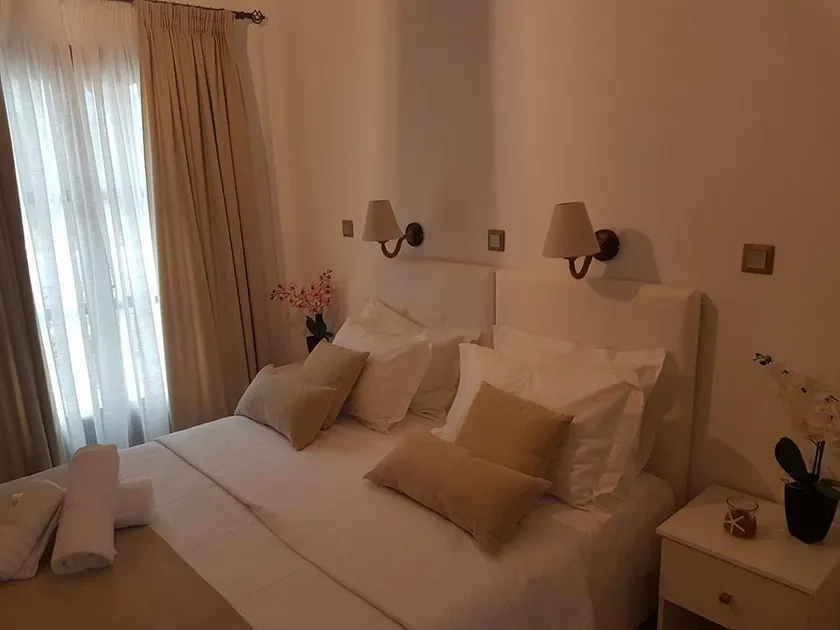 Santorini Family Apartments - Image 1