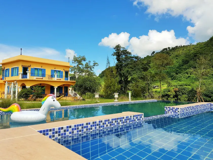 Rak Na Suan Pueng Resort - Image 1