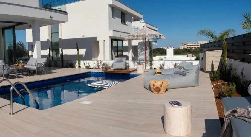 Nesea Seaside Luxury Escape - Image 1