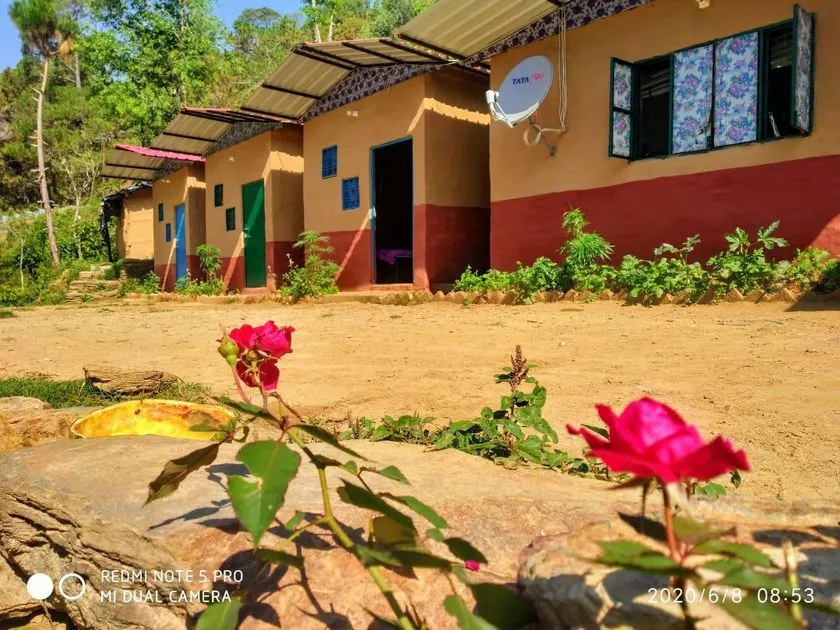 11 Gaon Mudhouse Homestay - Image 1