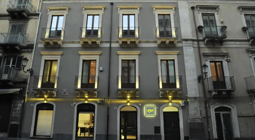 ETNEA 454 Catania Luxury Rooms - Image 1