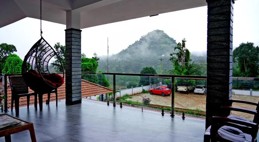Kotibetta Homestay - Mountains View, River & Trek - Image 1