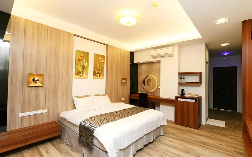 Yapo Bed and Breakfast - Image 1