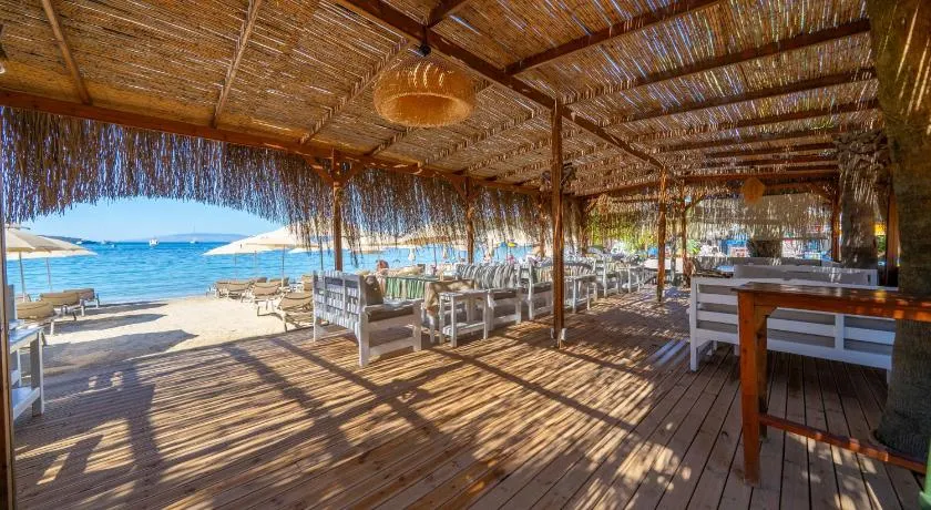 Halikarya Hotel & Restaurant Beach - Image 1