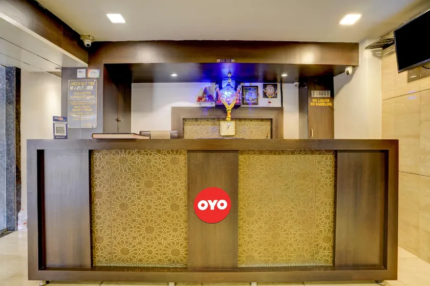 Hotel O Everest Lodging Vashi - Image 1