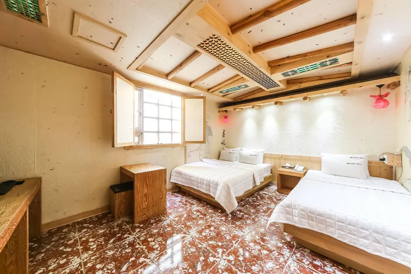 Changwon Masan Hanok movie - Image 1