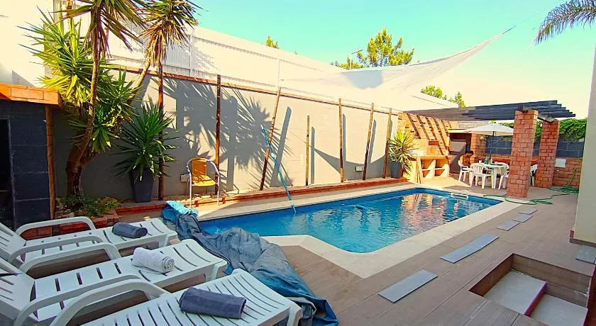 Sesimbra Pool Villa 10 Guests Garden BBQ Near Beaches - Image 1