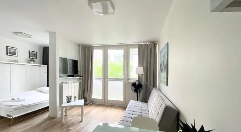 Warsaw Concierge Rondo ONZ - Image 1