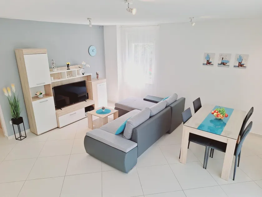 Apartment in Kastel Stafilic near the Beach - Image 1