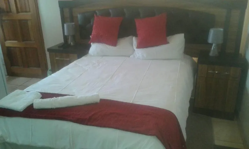 Den View Guest House - Image 1