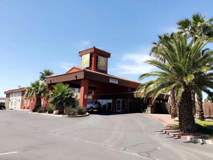 Sunrise Inn - Image 1