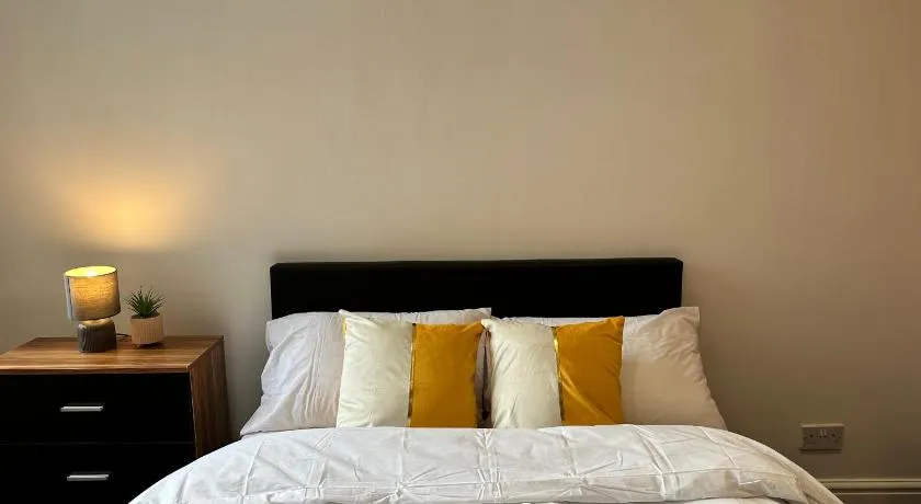 Daisybank Co-Living - Private Room Self-Cater - Image 1