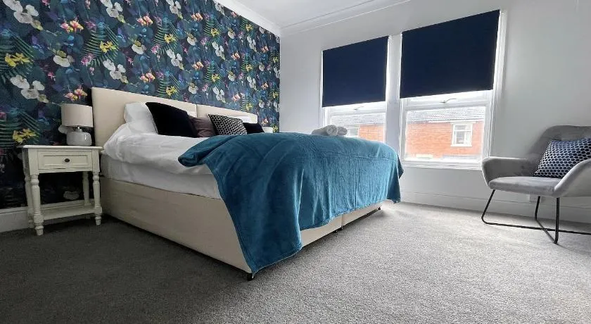 Park View - Spacious, Central Home - Image 1
