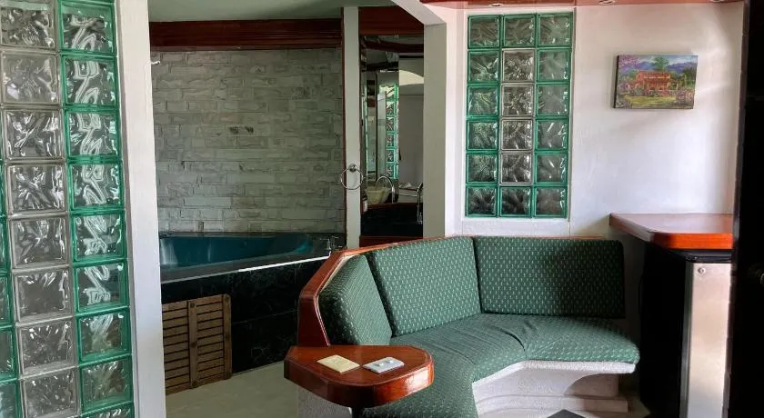 Hotel Las Flores - Image 1