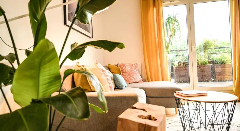 L'Olympique: appartement cosy, vue canal grande terrasse et parking - Image 1