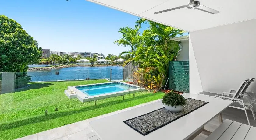 Blue Lagoon Villas - Image 1