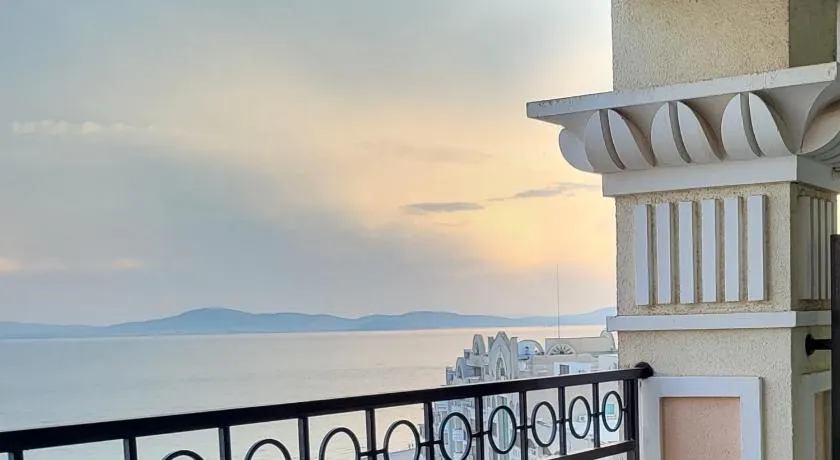 "Красавиците тъмнокоси" Sunset Resort Pomorie - Image 1