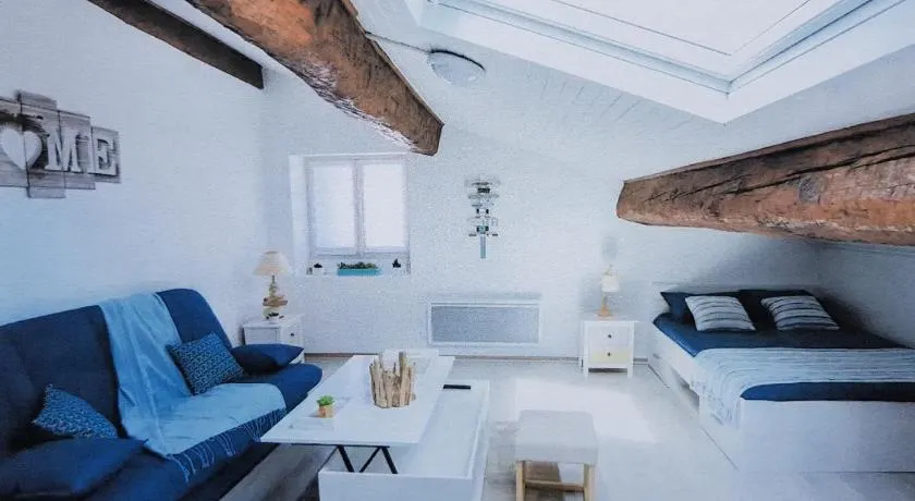 STUDIO 9 Classé 2 Etoiles - Image 1