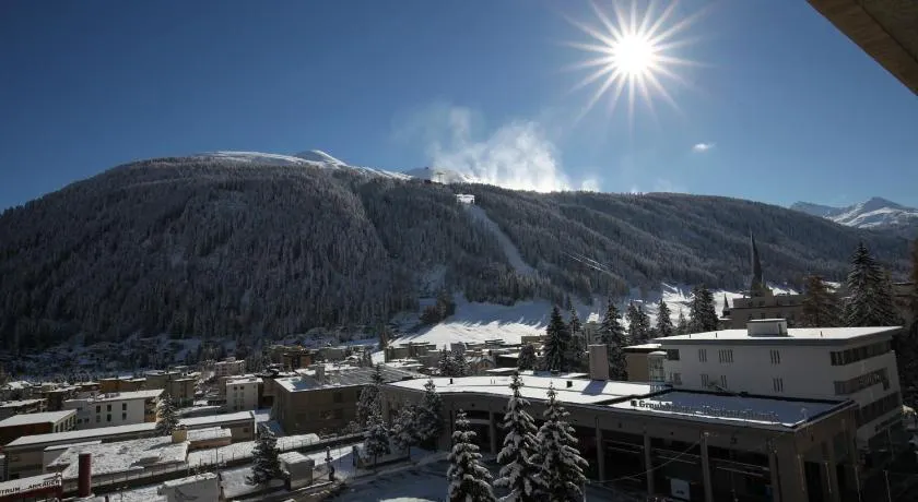 New renovated apartment in center of Davos - Image 1