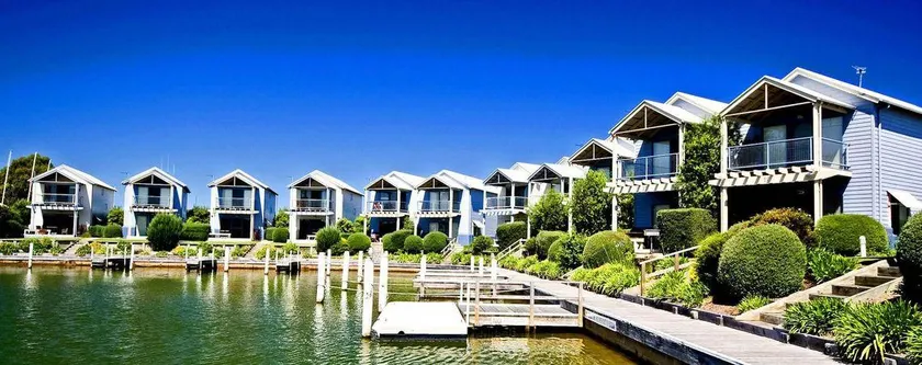 Captains Cove Resort - Waterfront Apartments - Image 1