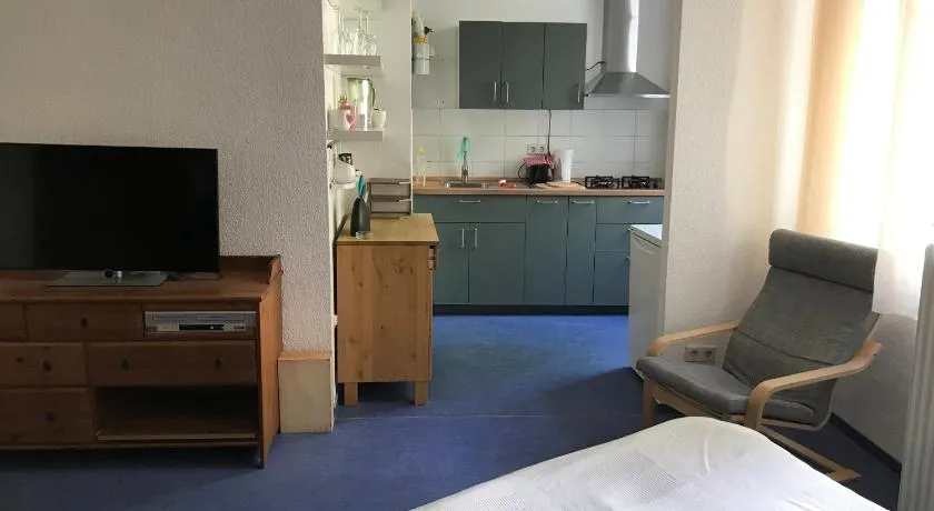 Klein App in Alt - Tegel - Image 1