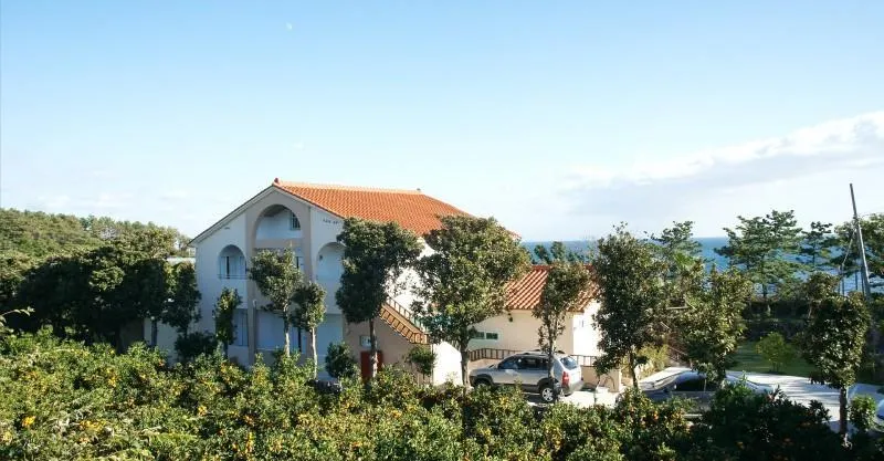 Seogwipo Solbarampadosori Pension - Image 1