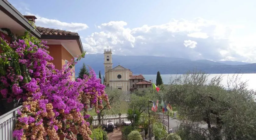 Belvedere Hotel & Villa - Image 1
