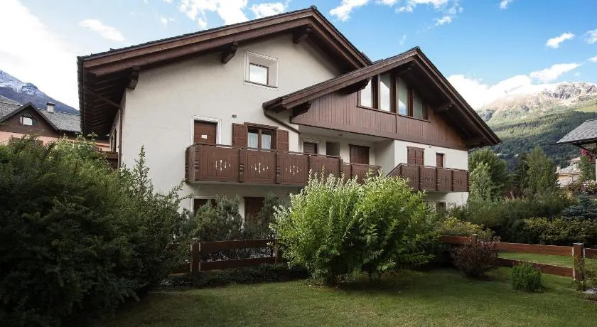 Chalet Santa Barbara - Image 1
